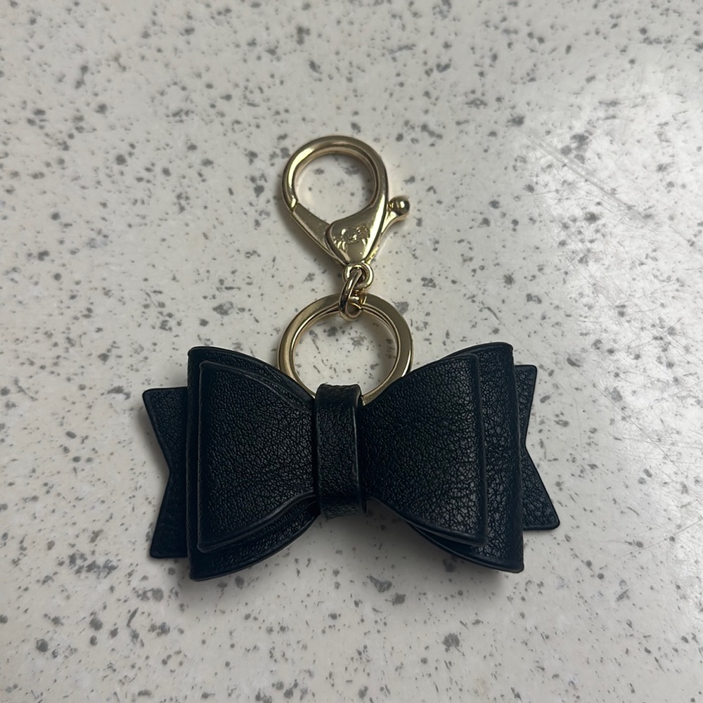 Itzy ritzy bow keychain
